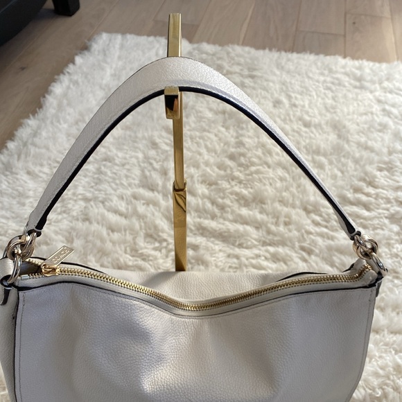 Coach Cream Leather Gold Turn Lock Bag. A1677-36762 - Picture 2 of 12